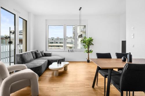 EXQUIS Iconic 2BR Apartment ALESSI I Balcony I Mercedes & US Army I Parking I Stuttgart