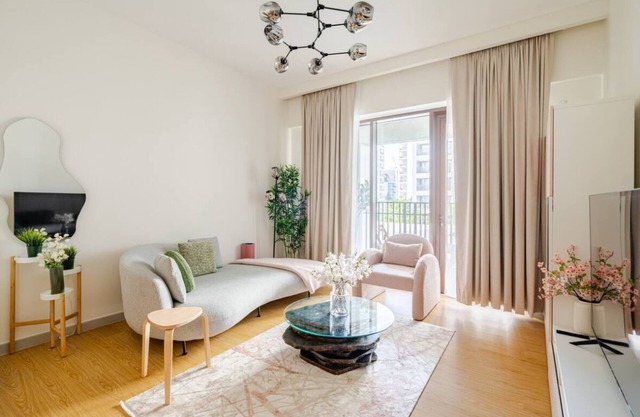 Exquisite 1-Bedroom with Pool Scenery in Dubai Creek Harbour