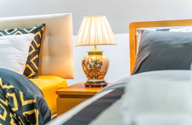 Exquisite 2-bedroom Penthouse -Sleeps 7-Free Parking+Workspace + HighSpeed WiFi