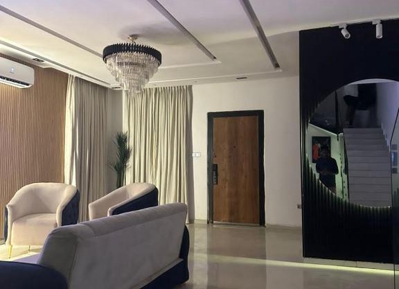 Exquisite 4 bedroom apartment