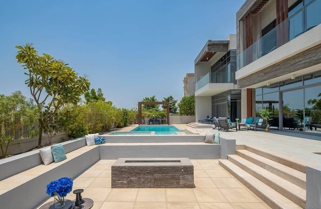 Exquisite 6BR Villa w/Private Pool in Dubai Hills