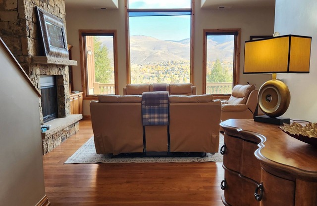 Exquisite mountain home minutes from Beaver Creek