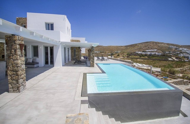 ExquisiteVilla/Magnificent view/Luxury design/Infinity pool/Security Guard Live