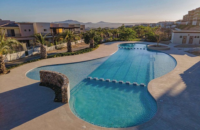 Extraordinary Penthouse + Views & Pool Access