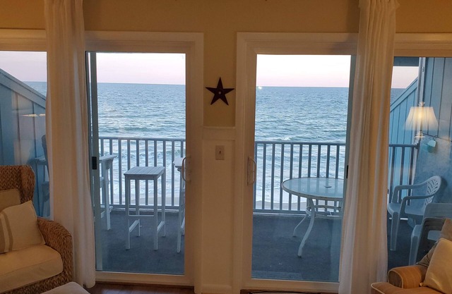 Extreme Beachfront! New to the Renting Market *Linens included!*