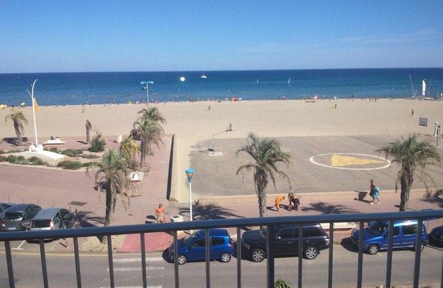 F2 facing the sea in Canet en Roussillon