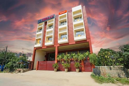 FabExpress Trijal Inn