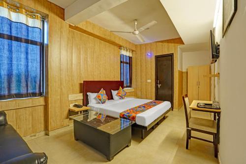 FabExpress Vasundhara Grand