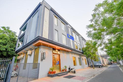 FabHotel Amar Villa