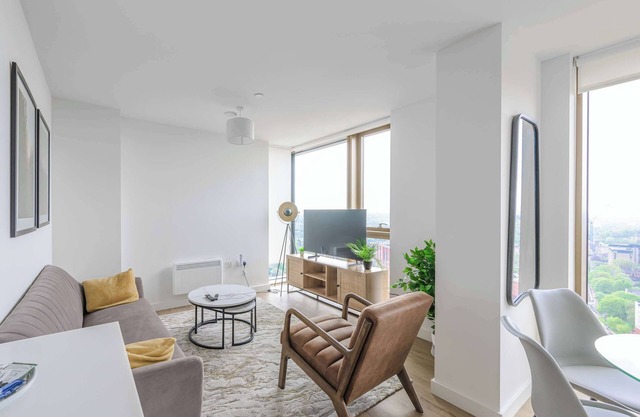 Fabulous 2 Bed Flat in Central Birmingham w Views