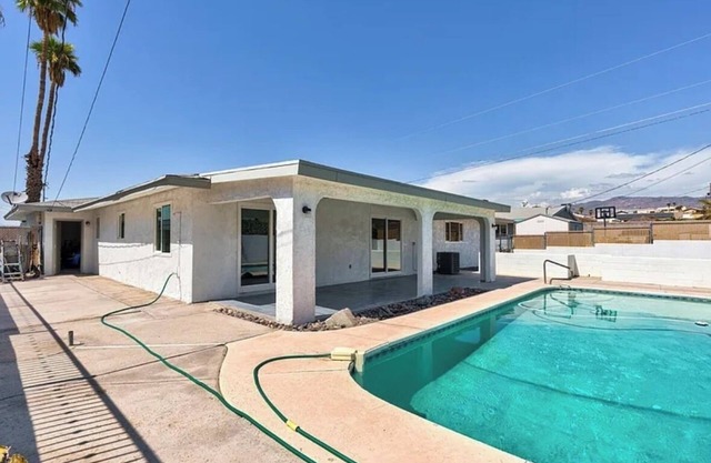 Fabulous 3-bedroom house with AC in Lake Havasu City