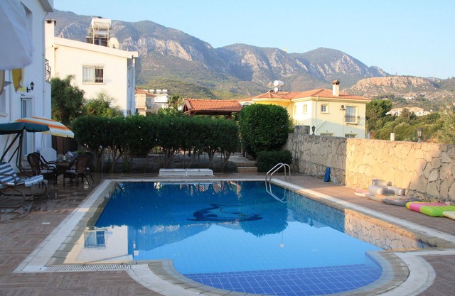 Fabulous 3 Bed Villa with 10m x 5m Private Pool, Barbacue ,Free wifi & Smart TV.