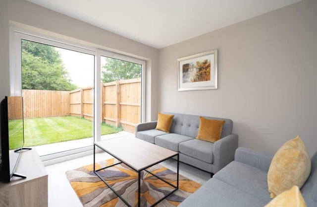 Fabulous 3 Bedroom Home in Birmingham with Garden