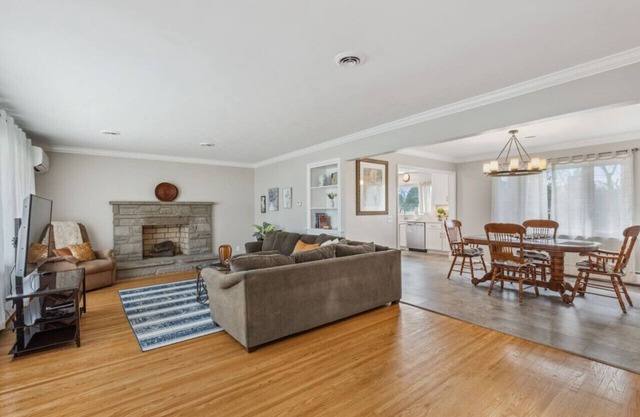 Fabulous 3BR Close to Airport