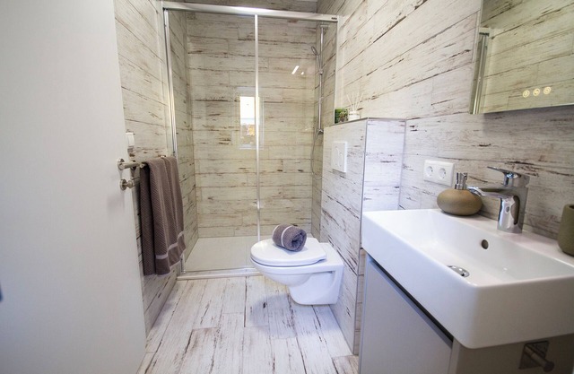 Fabulous 4-bedroom modern apartment with WiFi in Pettneu am Arlberg