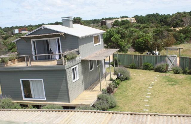 Fabulous Guest House with Stunning Views!