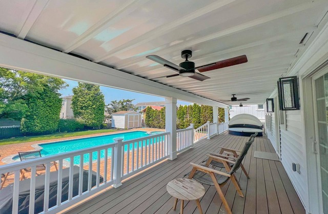 Fabulous Home Stone Harbor with POOL. Walking distance to shops and restaurants
