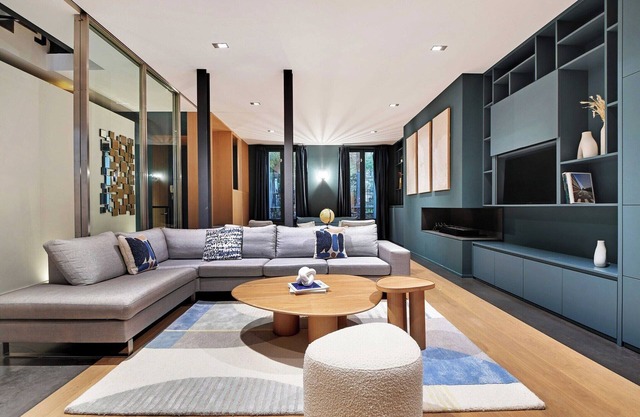 Fabulous House : a Gem in Chic Western Paris