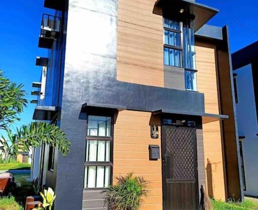 Fabulous Lakeshore House Fully Airconditioned Hi-speed WiFi 300 Mbps