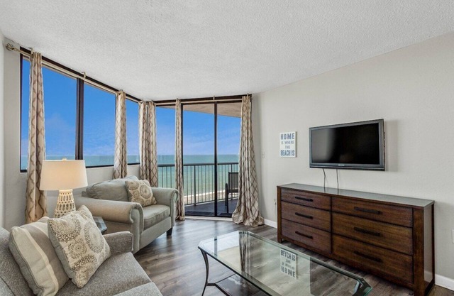 Fabulous Ocean Front Suite at Sands Ocean Club
