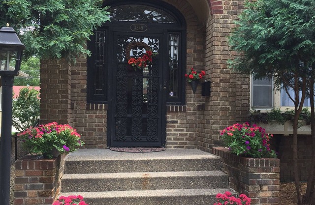 Fabulous Uptown Location! 7BR! Steps from Lake Bde Mka Ska! Downtown! MOA!