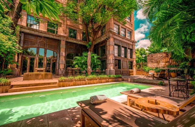 Factoria Hotel