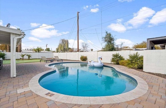 Fairway - Pool & Mini Golf - 5 Mins to Old Town