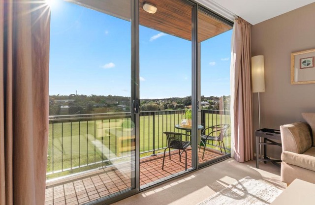 Fairway Views – Moonah Apartment 24