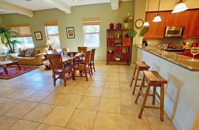 Fairways 1805 - Spacious Resort Townhome, Close to Beaches and Restaurants