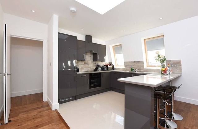 Falcon 5 · Modern/Spacious 2 Bedroom Apt at Clapham Junction