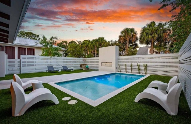 Fall Available! Private Pool, Beach Access, Golf Cart and Bikes
