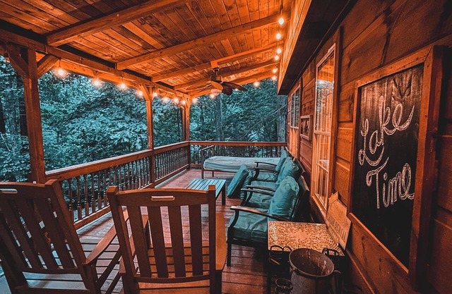 Fall Fun at the Lake! Awesome Fire Pit - 4 Bedroom, 4 Bath Cabin with Dock