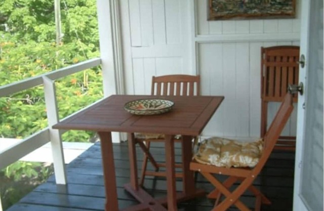 Falmouth Beach Apt. B2 - Cool View