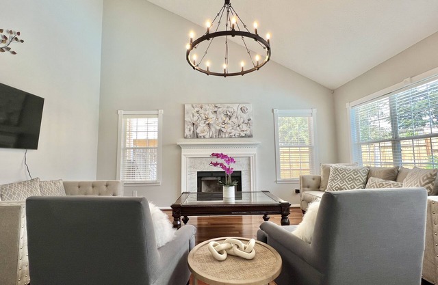 Family 4BED/2.5BATH Home｜Pool ｜Duluth/Lawrenceville Near I-85/Sugarloaf