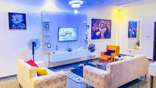 Family 4BR Escape - Pool, Balcony and Play Ground