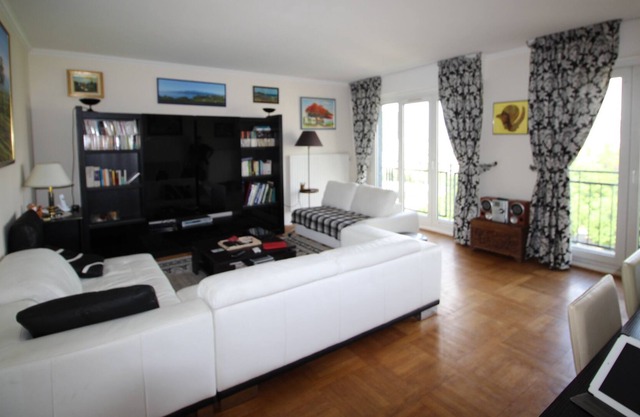 Family apartment for 6 with 3 Bedrooms, 2 BR, Wifi , with a view on PARIS
