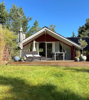 Family Cabin By The Calm Waters Of Limfjord