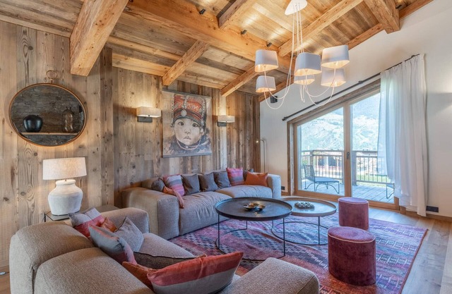 Family Chalet with Spa Near Slopes in Courchevel Le Praz