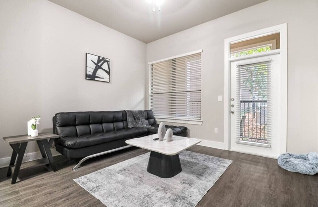 Family & Corporate Friendly Retreat: Pond View