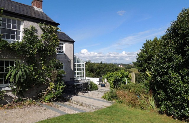 Family detached House, Sea Views, Beach, Golf Club, Eden Project, Short Breaks
