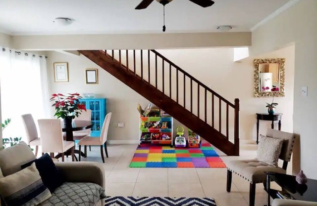 Family friendly 2 bedroom Penthouse apartmentn