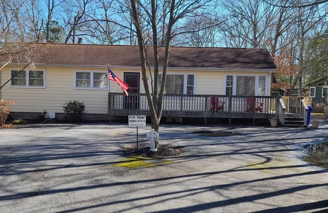 Family friendly beach cottage close to the beach.