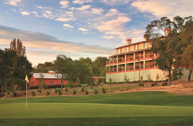 Family-Friendly Condo Near Lake w/ Full Kitchen, Fireplace, Balcony &Resort Pool