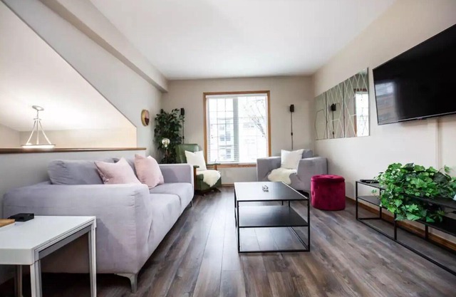 Family-Friendly Haven in Trendy South Osborne: 5-Star Comfort and Convenience!