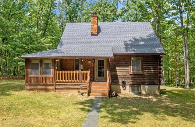 Family Friendly Log Cabin Nestled in Blue Ridge Foothills