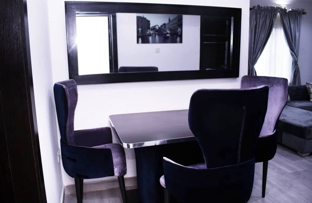 Family-friendly, open space with natural light and a beautiful view.