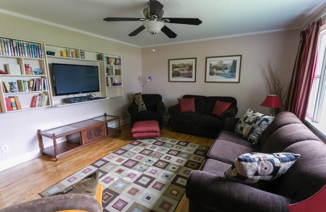 Family Friendly Sandbanks Cottage