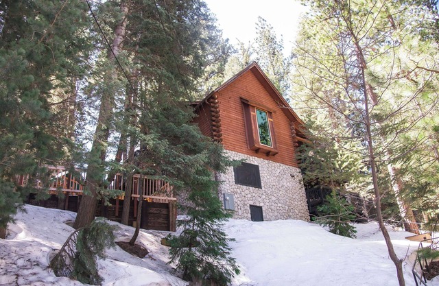 Family-friendly, Serene and Stylish 4-bedroom house in Twin Peaks