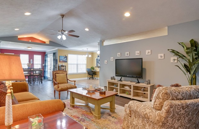 Family-Friendly Murrells Inlet Home: 7 Mi to Beach