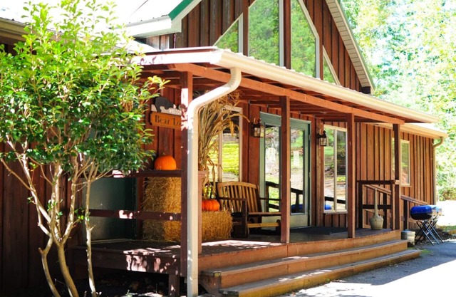 Family/Group Lodge with Spectacular Mtn. Views/Hot Tub/Game Tables/WIFI